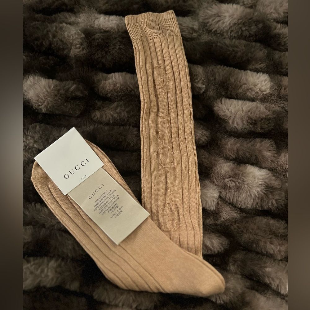 Brand new Womens Gucci socks fits shoe size 6-10 new with tags - Picture 3 of 4